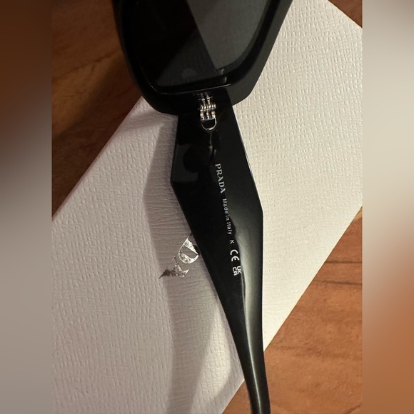 Authentic Prada sunglasses - Picture 6 of 8